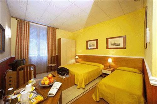 B&B Residenza Manzoni Florence Buitenkant foto